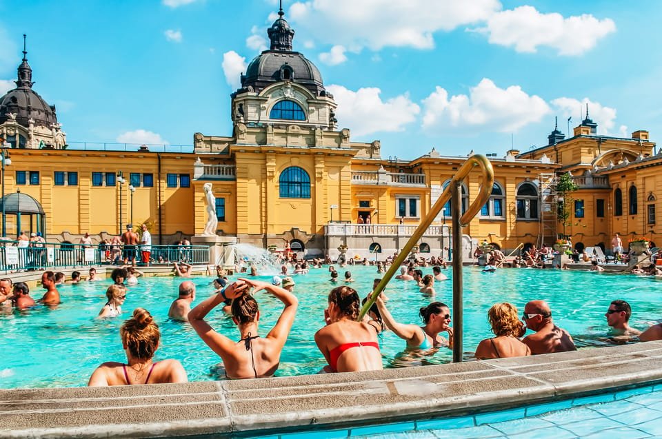 Budapest: Széchenyi Spa Full Day with Optional Tasting
