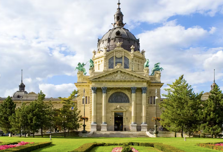 Széchenyi Spa Tickets with Locker or Private Cabin & Optional Fast Track Entry